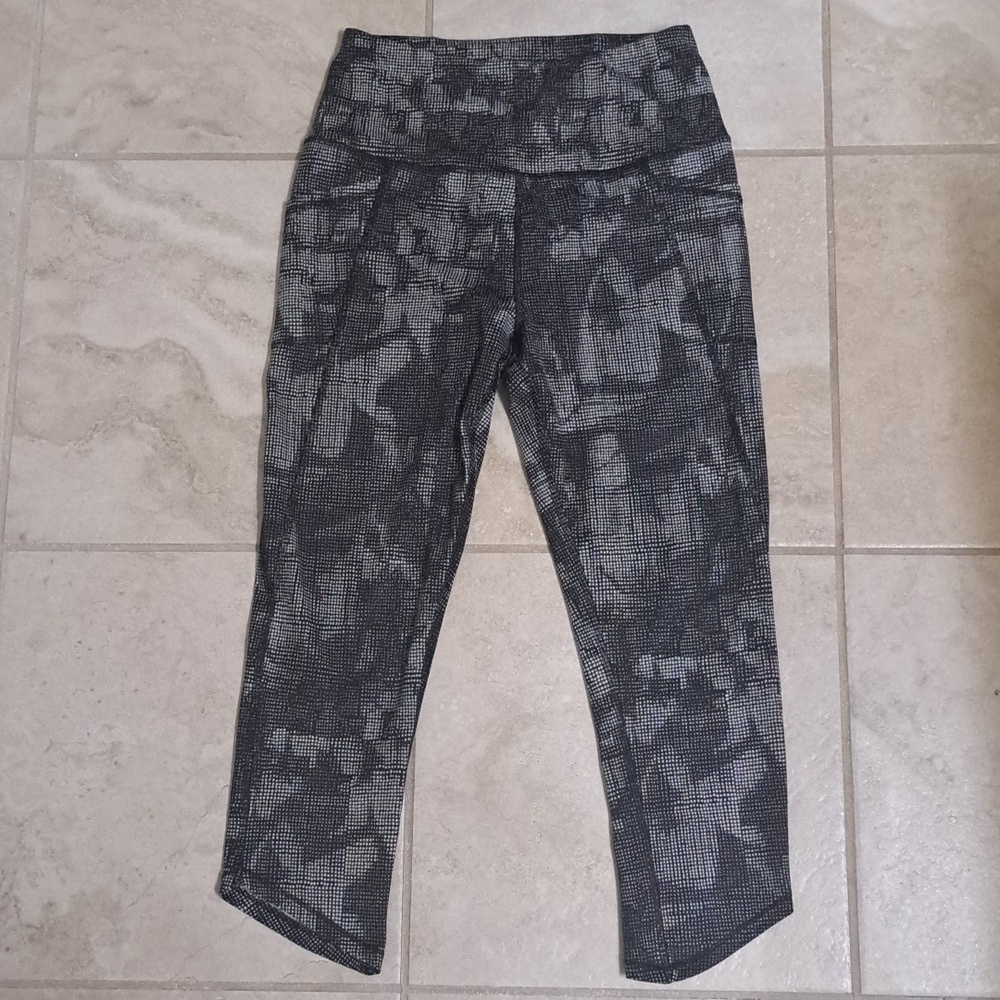 X by Gottex small workout leggings capri's, great condition!
